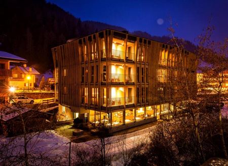 Lignoalp Damiani Holz & KO Hotel Holzrahmenbau Brettstapel